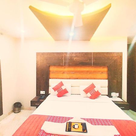 Hotel Amour By Rpi New Delhi Exterior photo
